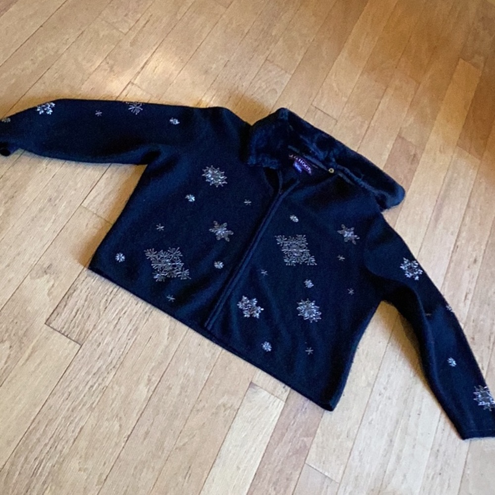 J G Hook black wool l.s. sweater adorned with embroidered and crystal snow - Picture 11 of 11